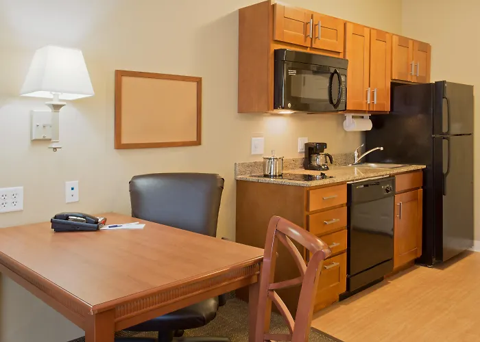 Candlewood By Ihg Hotel Tallahassee