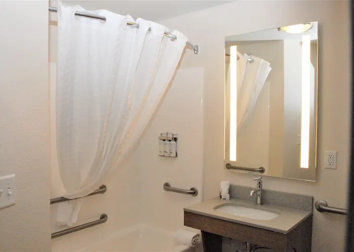 Candlewood By Ihg 2*