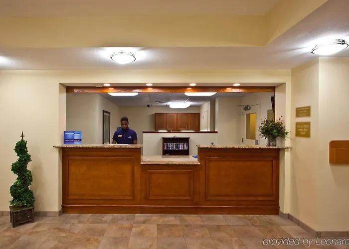 Candlewood By Ihg Hotel Tallahassee