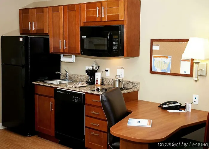 Candlewood By Ihg Hotel Tallahassee